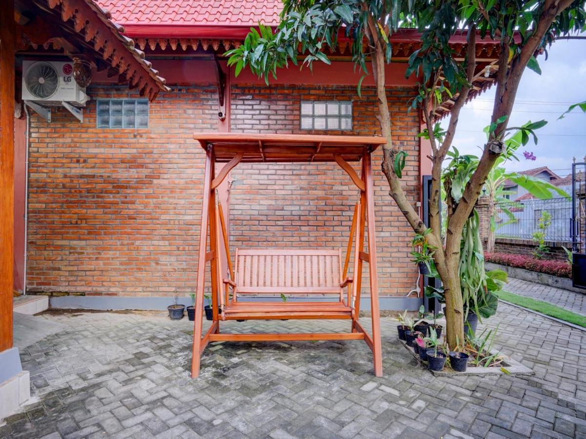 Super Oyo Collection O 90265 Cempoko Mulyo Homestay Syariah Tugu Exteriér fotografie