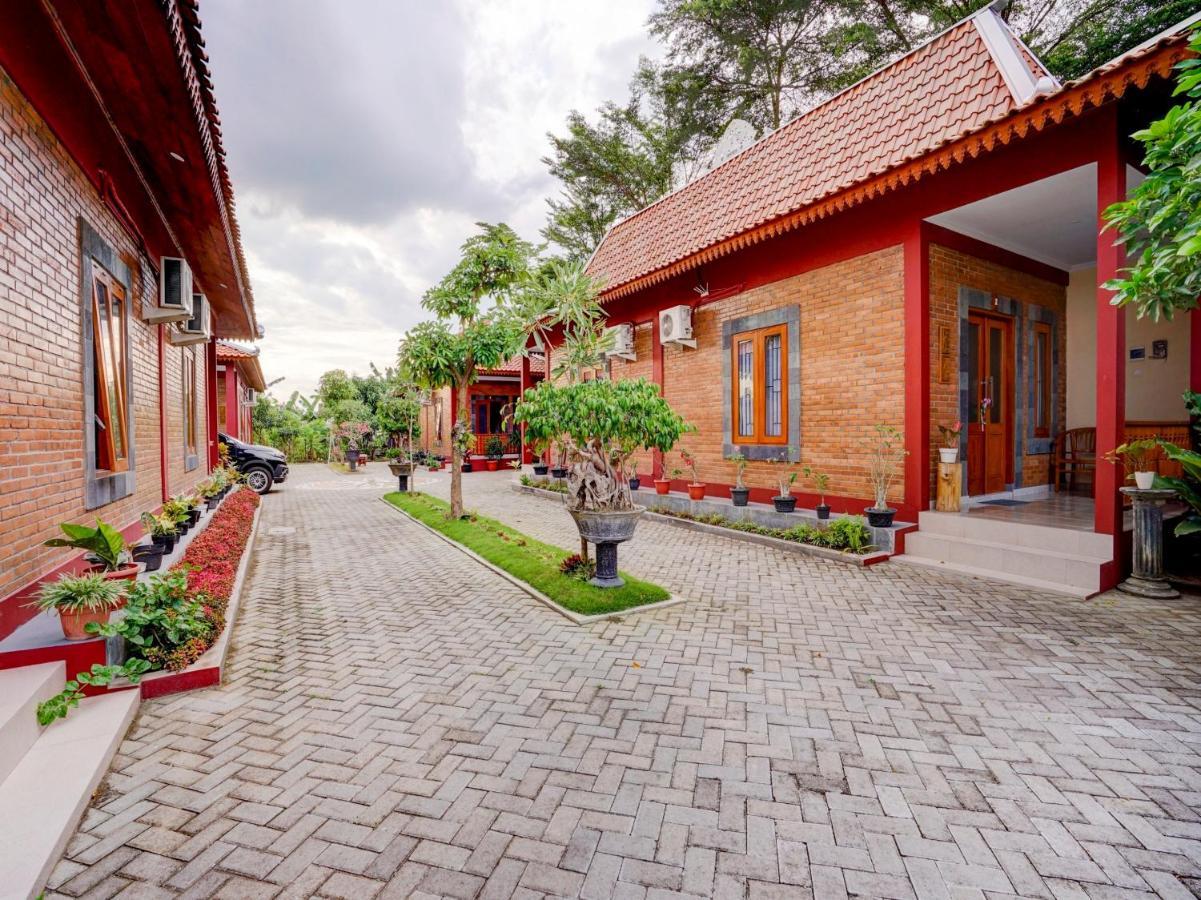 Super Oyo Collection O 90265 Cempoko Mulyo Homestay Syariah Tugu Exteriér fotografie