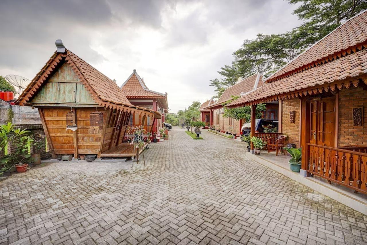 Super Oyo Collection O 90265 Cempoko Mulyo Homestay Syariah Tugu Exteriér fotografie